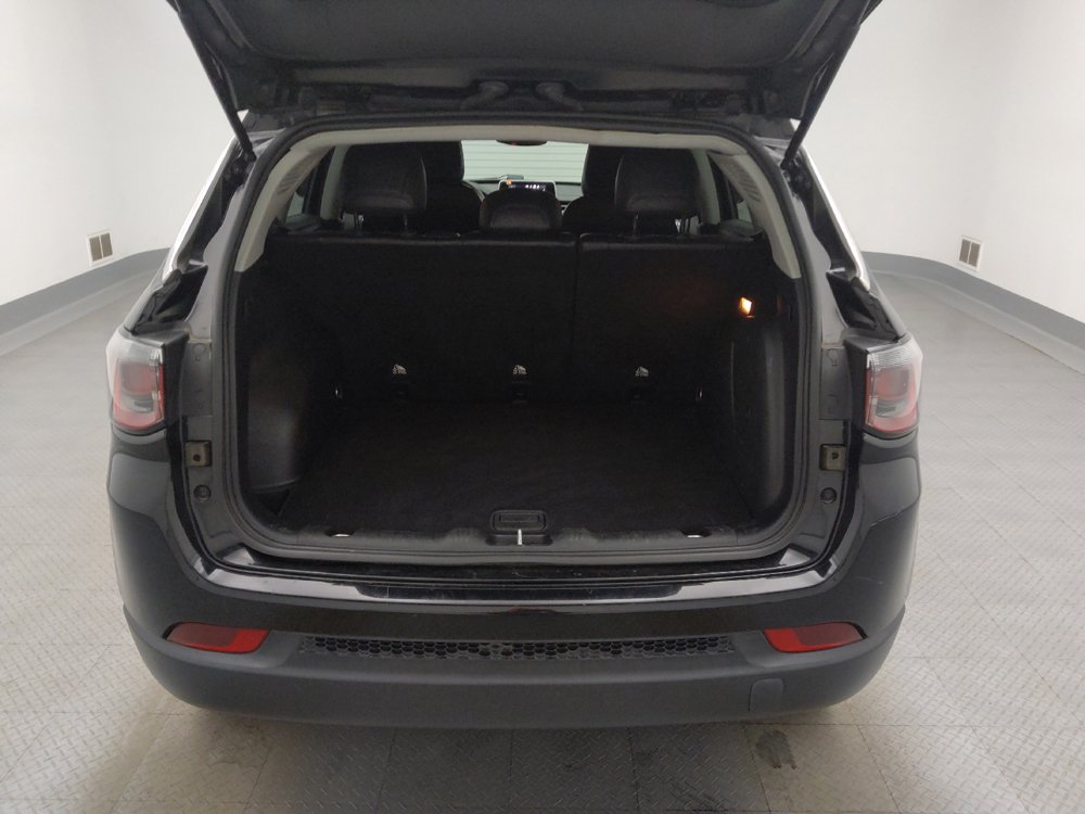 Used 2022 Jeep Compass Latitude w/ Sun and Sound Group AWD/4WD image 29