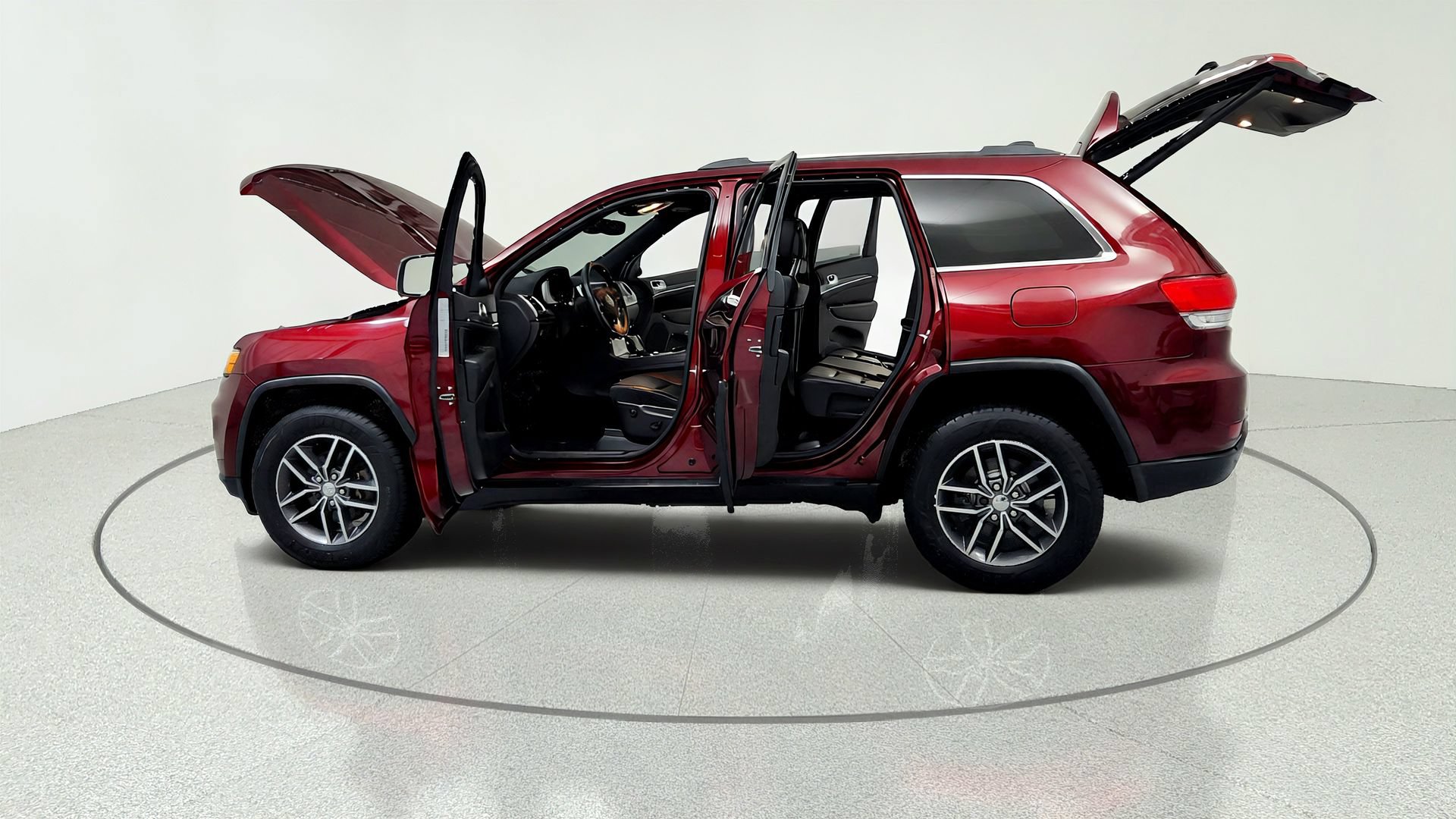 Used 2018 Jeep Grand Cherokee Limited AWD/4WD image 10