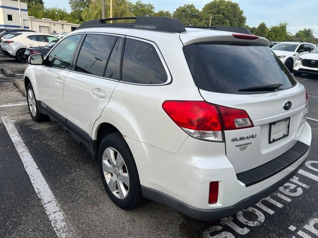 Used 2010 Subaru Outback 2.5i Premium AWD/4WD image 9