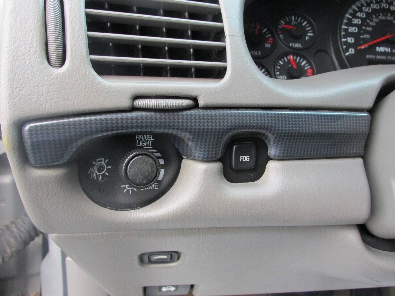 Used 2005 Chevrolet Impala SS w/ Sun And Sound Package image 30