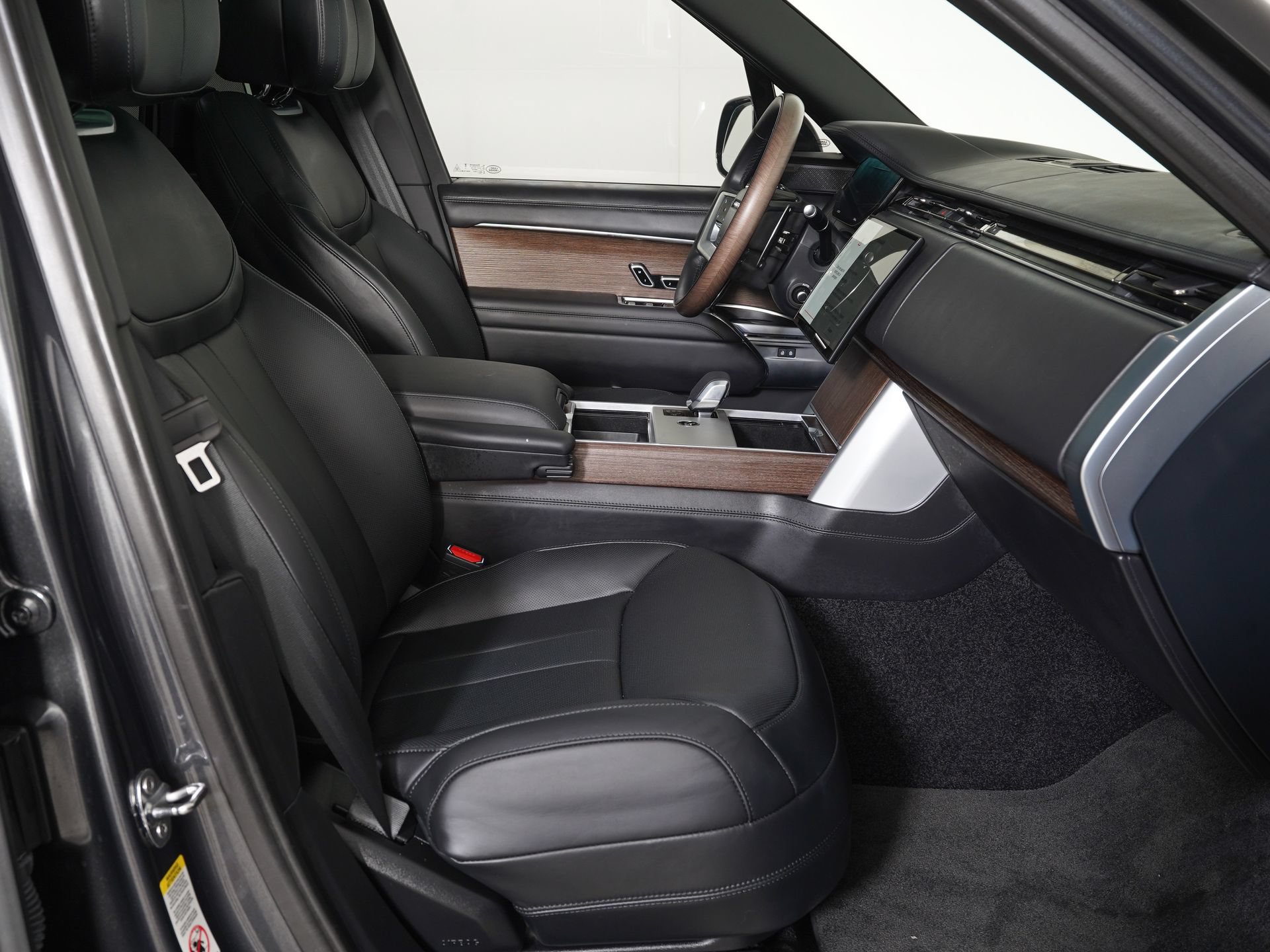 Used 2025 Land Rover Range Rover Autobiography AWD/4WD image 9