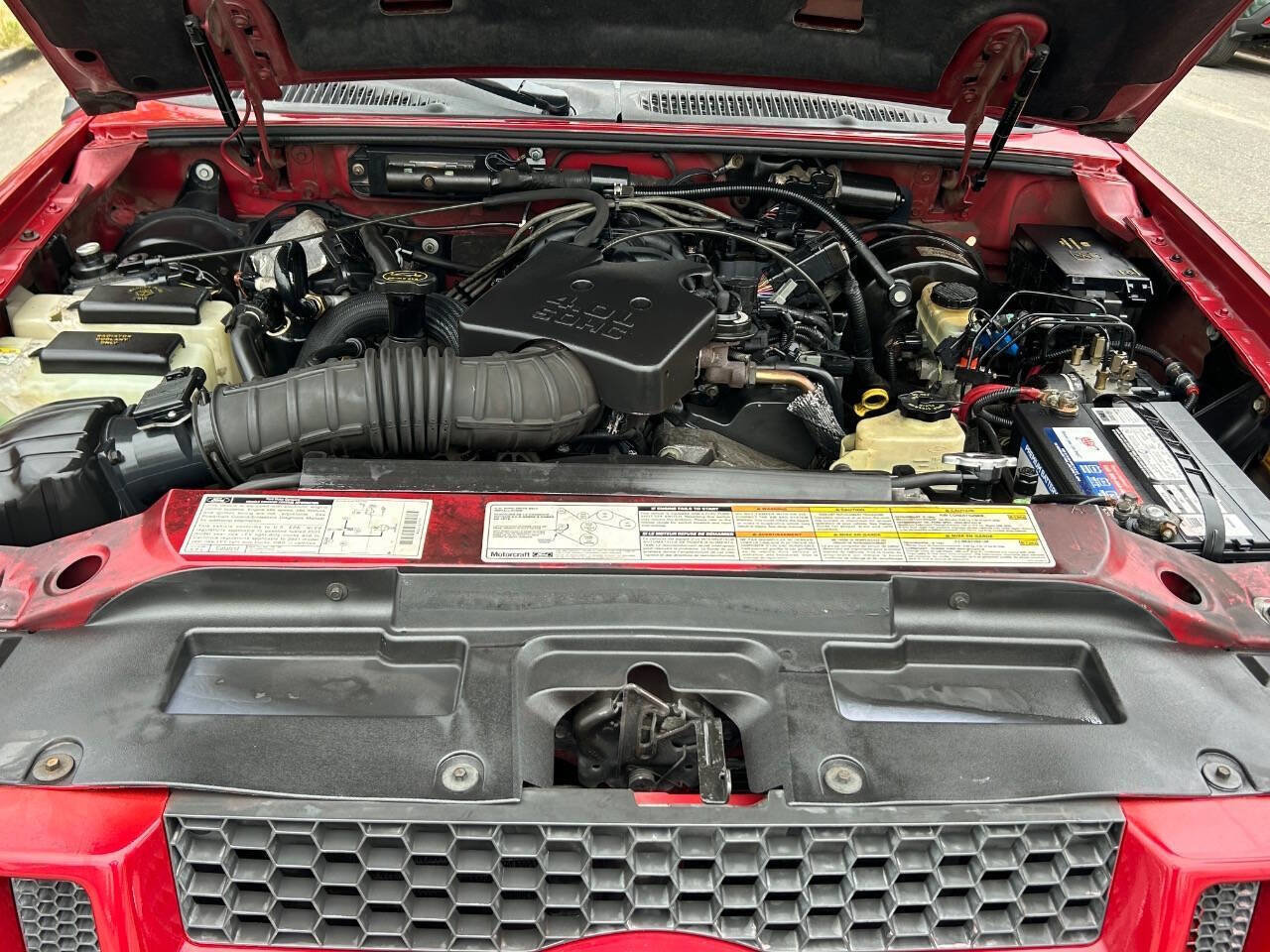 Used 2001 Ford Explorer Sport Trac 2WD image 21