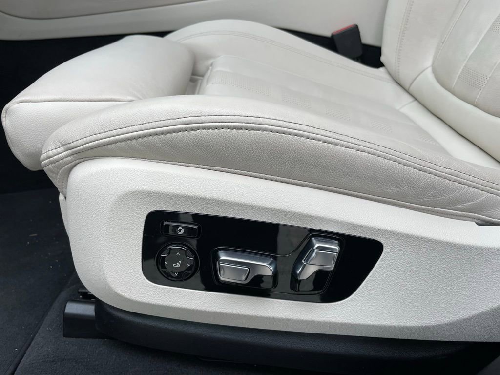 Used 2022 BMW X5 xDrive40i w/ Premium Package image 11