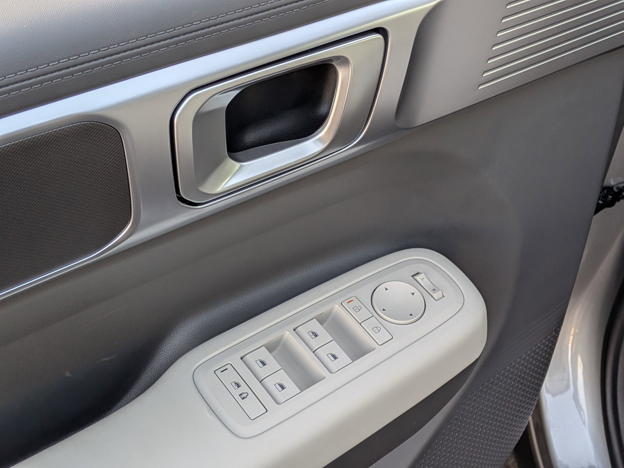 New 2026 Hyundai Santa Fe SE FWD image 15