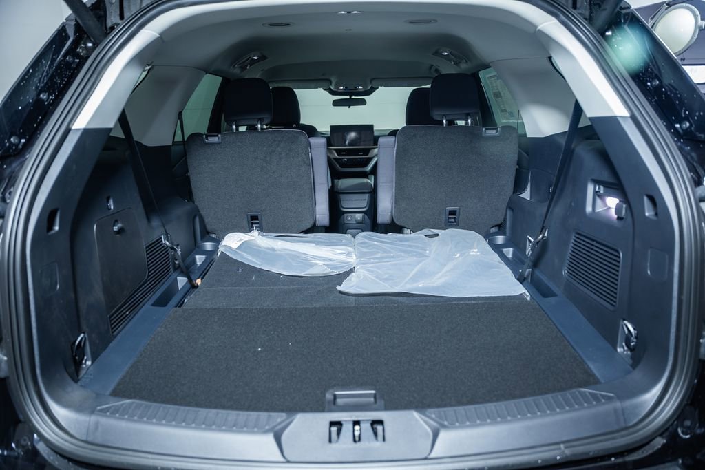 New 2026 Ford Explorer Active AWD/4WD image 10