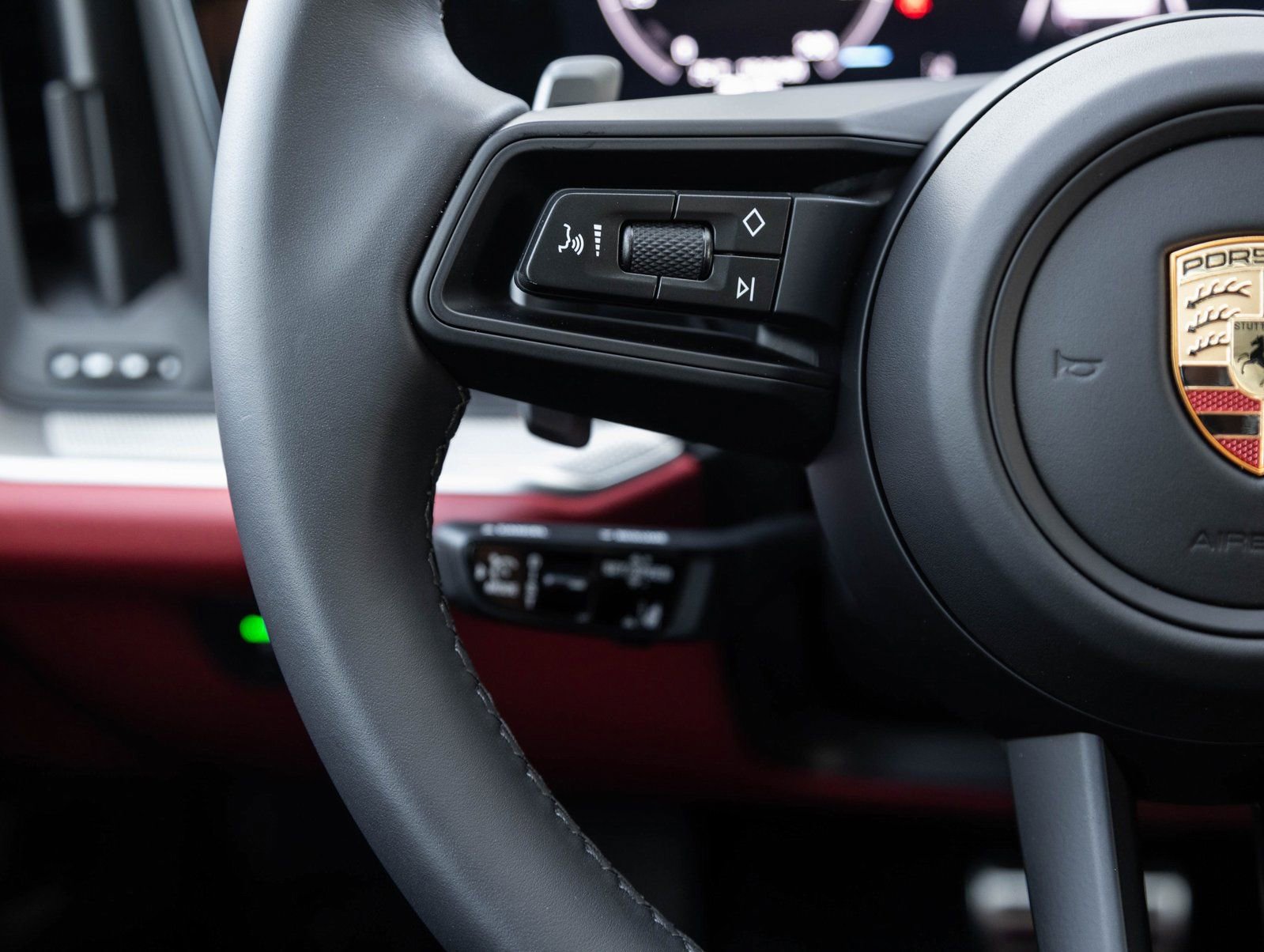 Used 2026 Porsche Cayenne S image 15