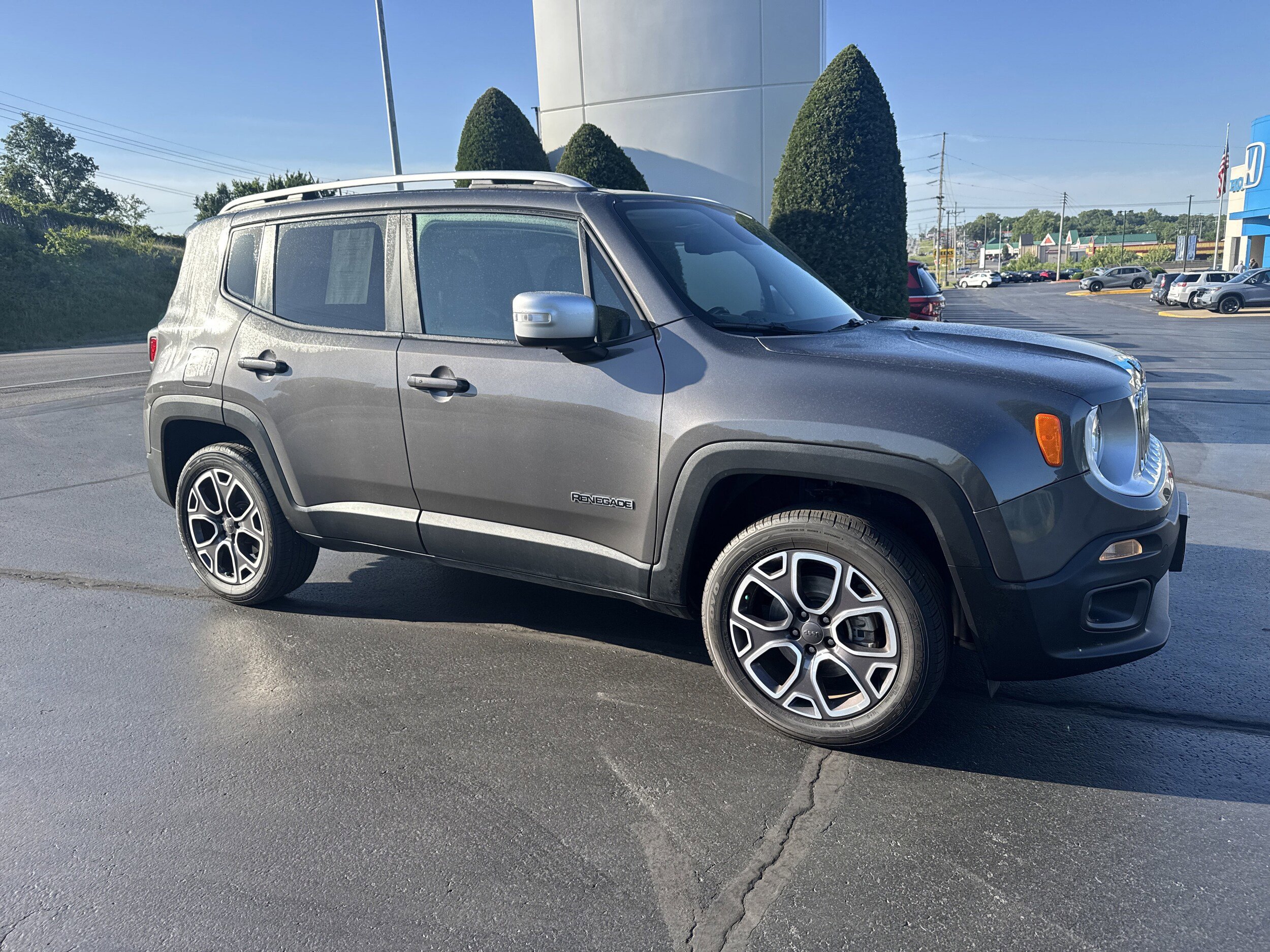 Used 2016 Jeep Renegade Limited AWD/4WD image 1