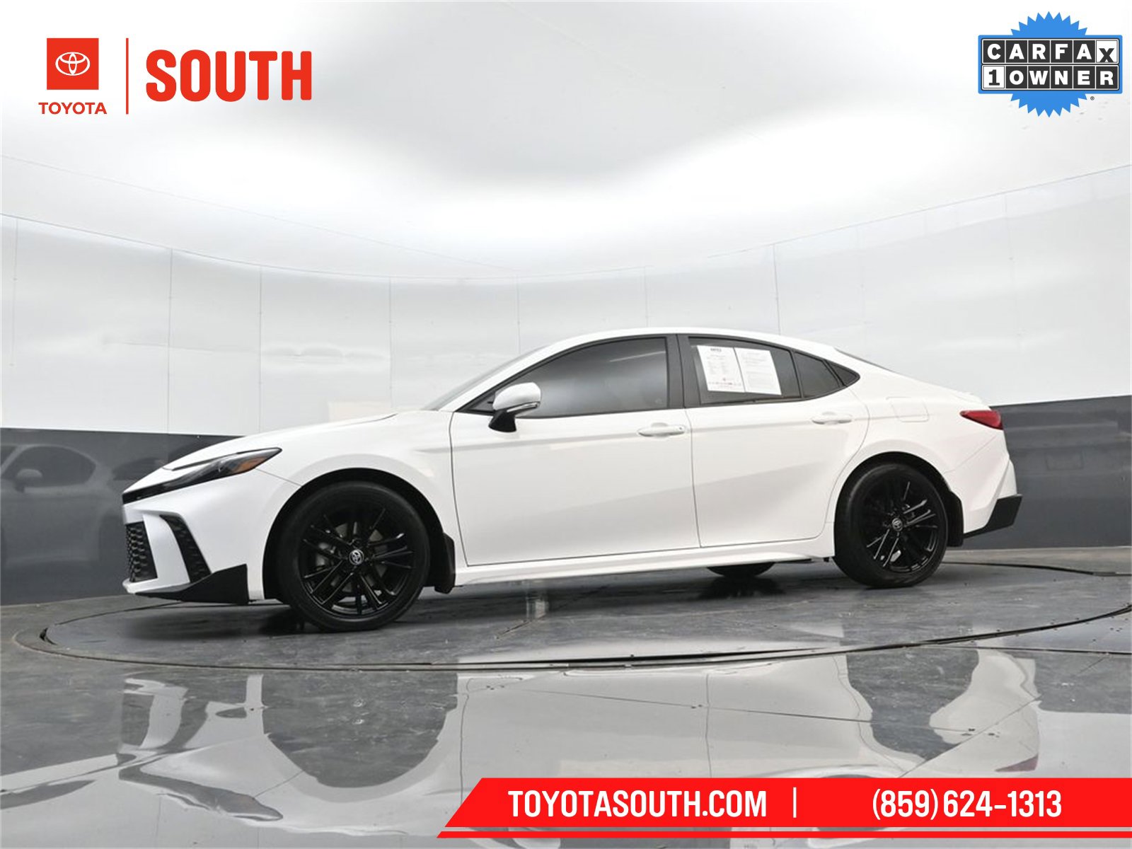 Used 2025 Toyota Camry SE w/ Convenience Package image 37