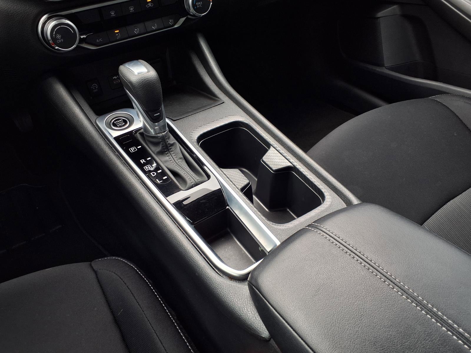 Used 2025 Nissan Sentra SV image 16