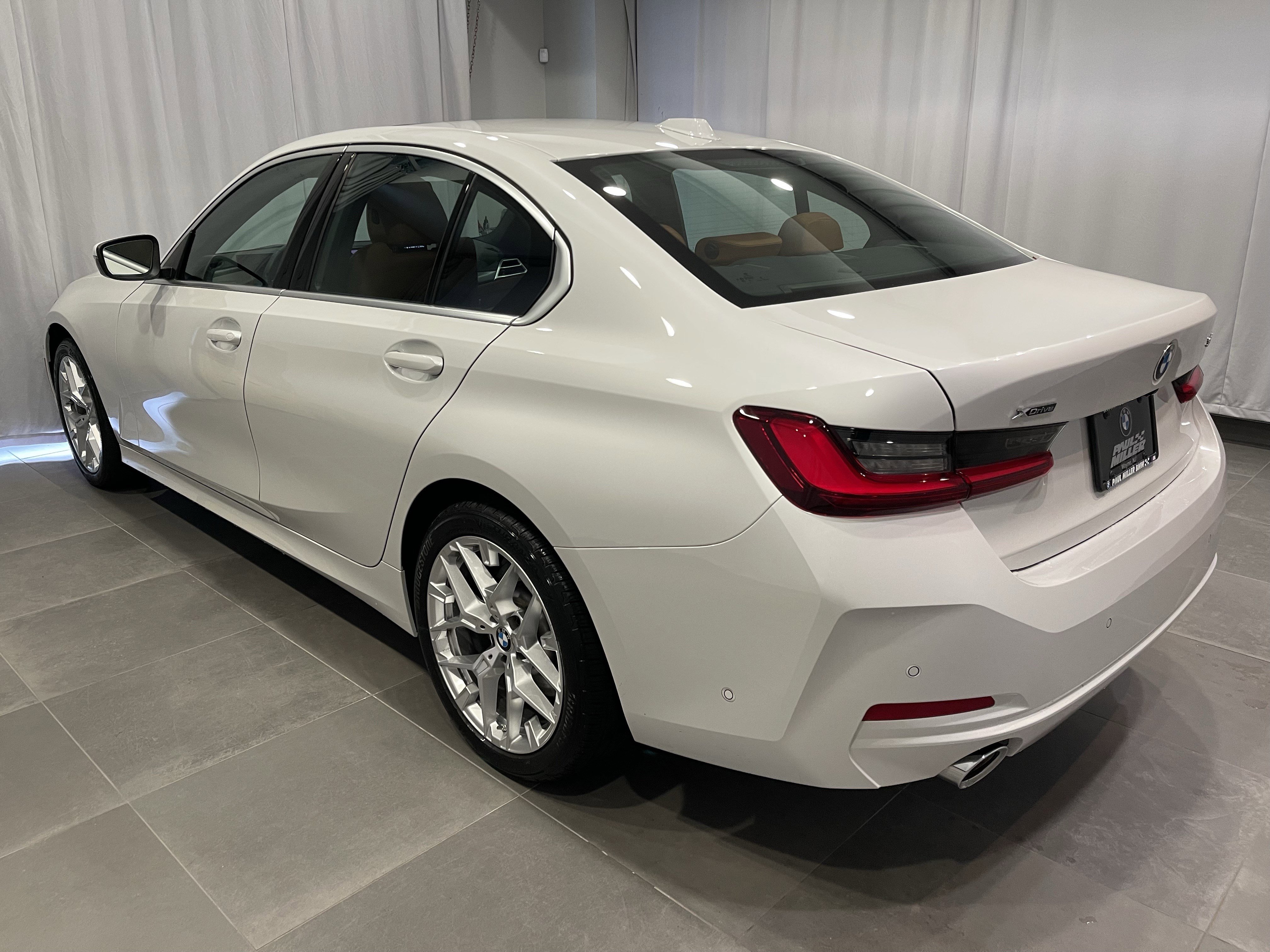 Used 2025 BMW 330i xDrive Sedan w/ M Sport Package image 4