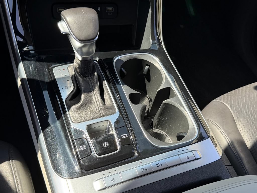 Used 2024 Kia Carnival EX FWD image 15