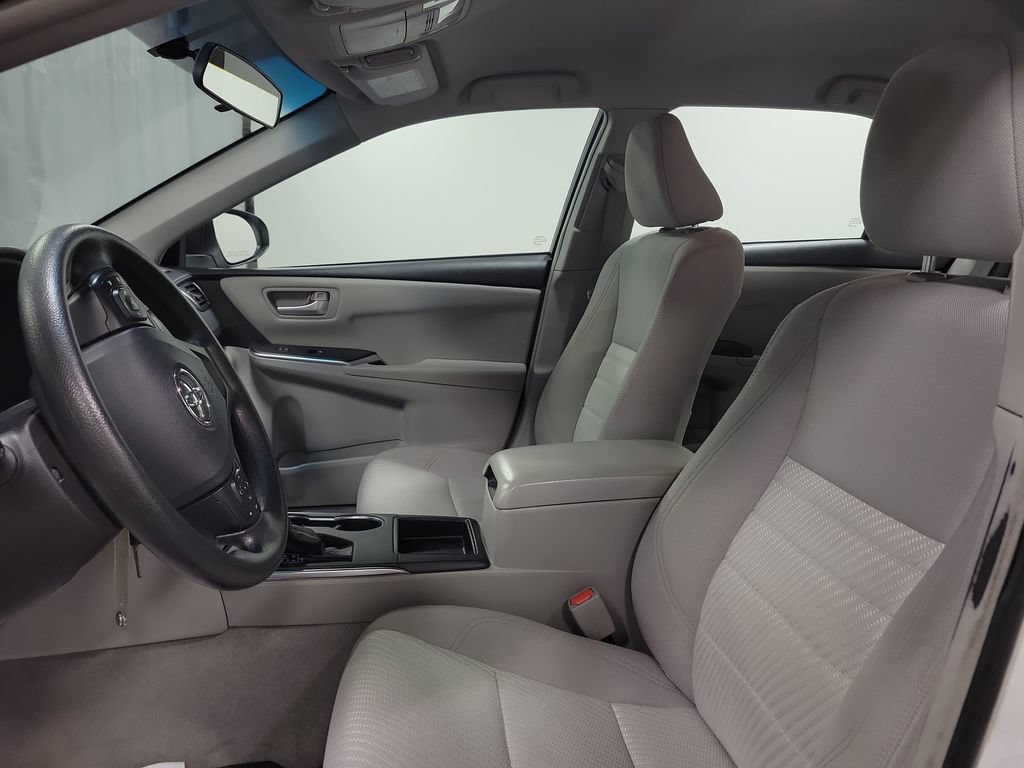 Used 2016 Toyota Camry LE FWD image 15