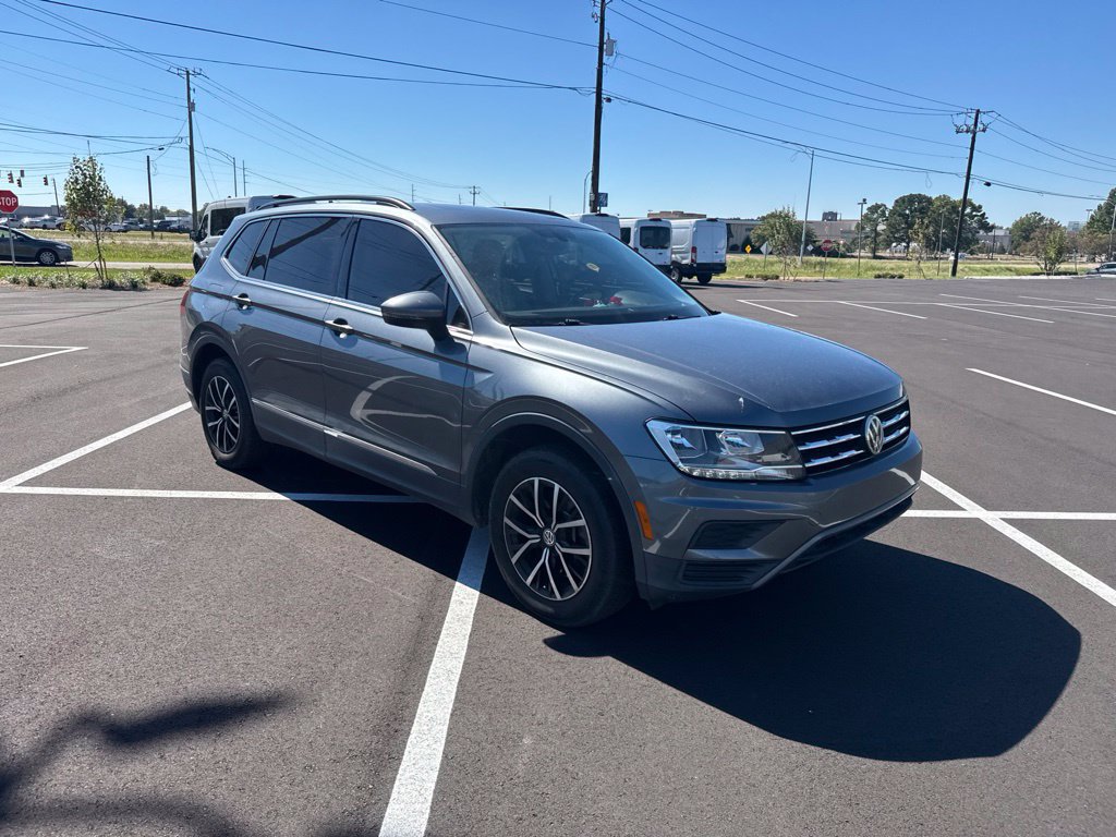 Used 2021 Volkswagen Tiguan SE w/ Panoramic Sunroof Package FWD image 19