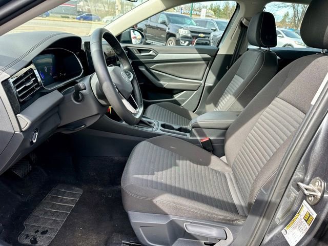 Certified 2025 Volkswagen Jetta S image 12