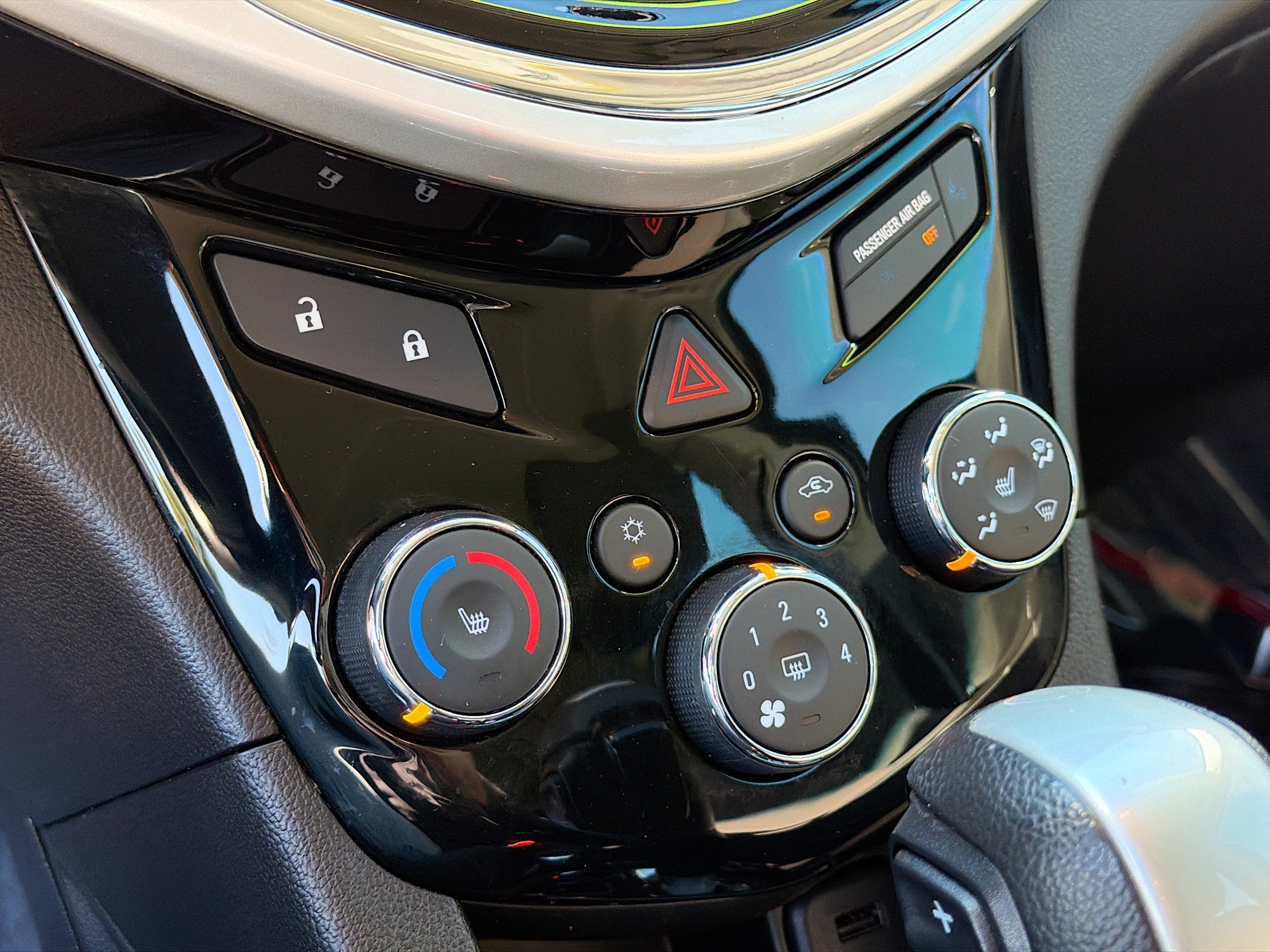 Used 2019 Chevrolet Sonic LT w/ Convenience Package image 29