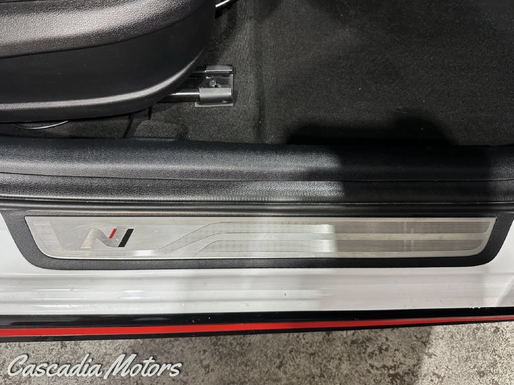 Used 2022 Hyundai Veloster N FWD image 39