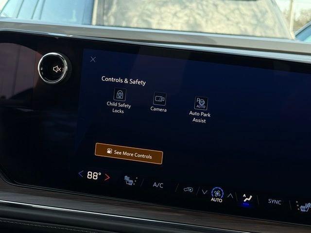 Used 2025 Chevrolet Tahoe LT image 28