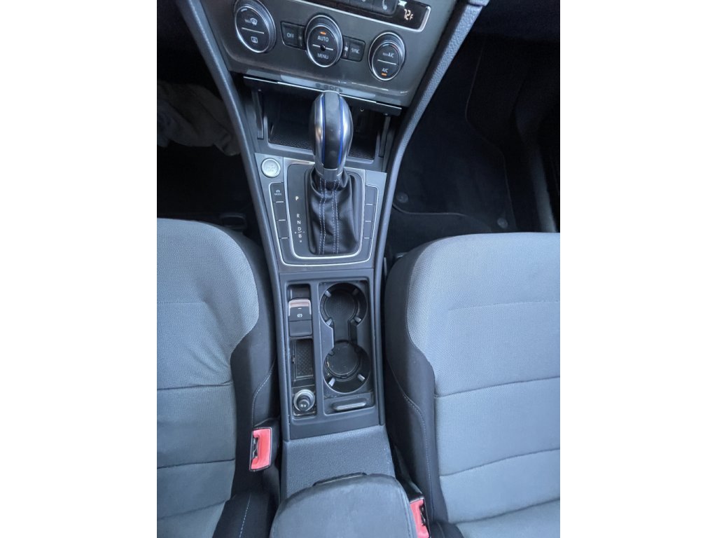 Used 2016 Volkswagen e-Golf SE w/ DC Fast Charging Package image 33