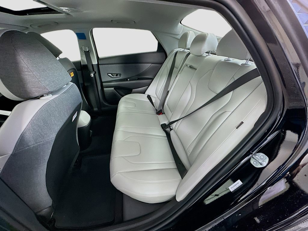 New 2026 Hyundai Elantra Limited image 17