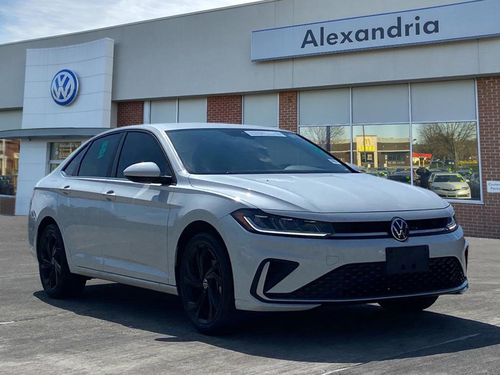 Certified 2025 Volkswagen Jetta SE w/ Black Wheel Package image 1