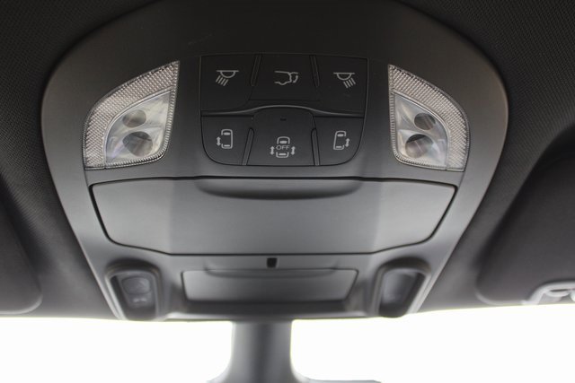 Used 2025 Chrysler Pacifica Limited image 26