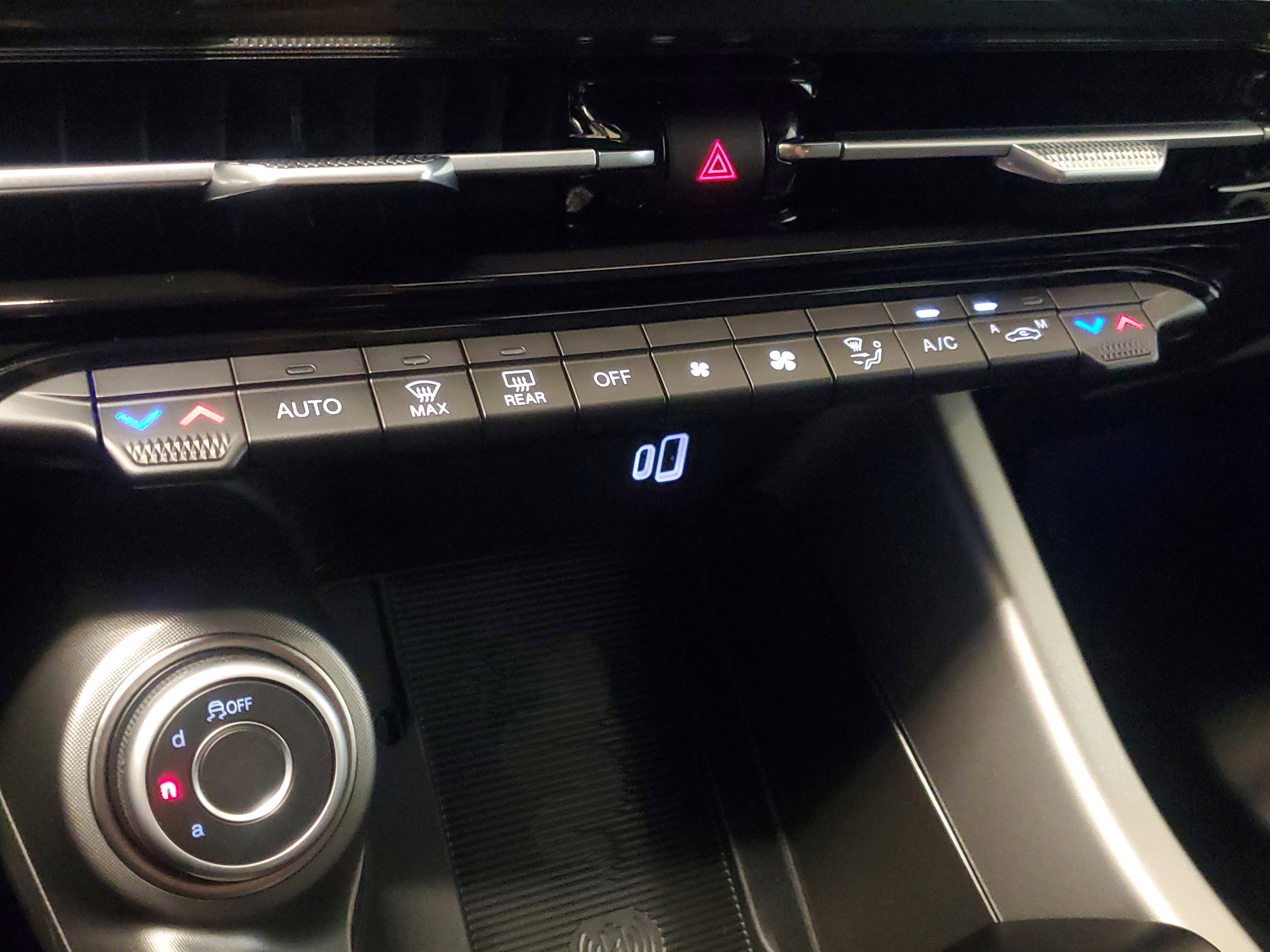 Used 2025 Alfa Romeo Tonale w/ Active Assist Package image 31