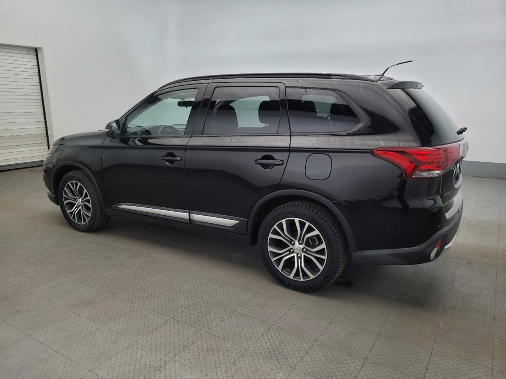 Used 2016 Mitsubishi Outlander SEL AWD/4WD image 3