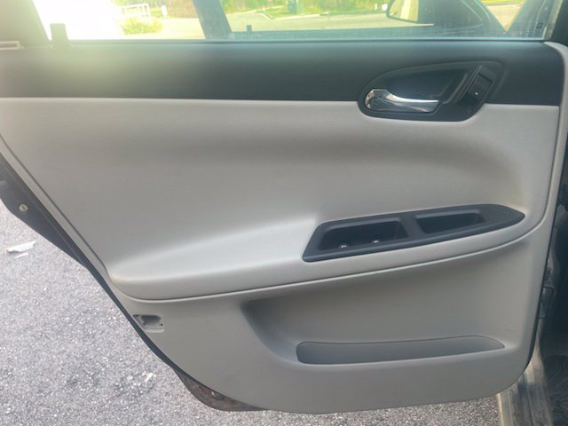 Used 2011 Chevrolet Impala LT FWD image 22
