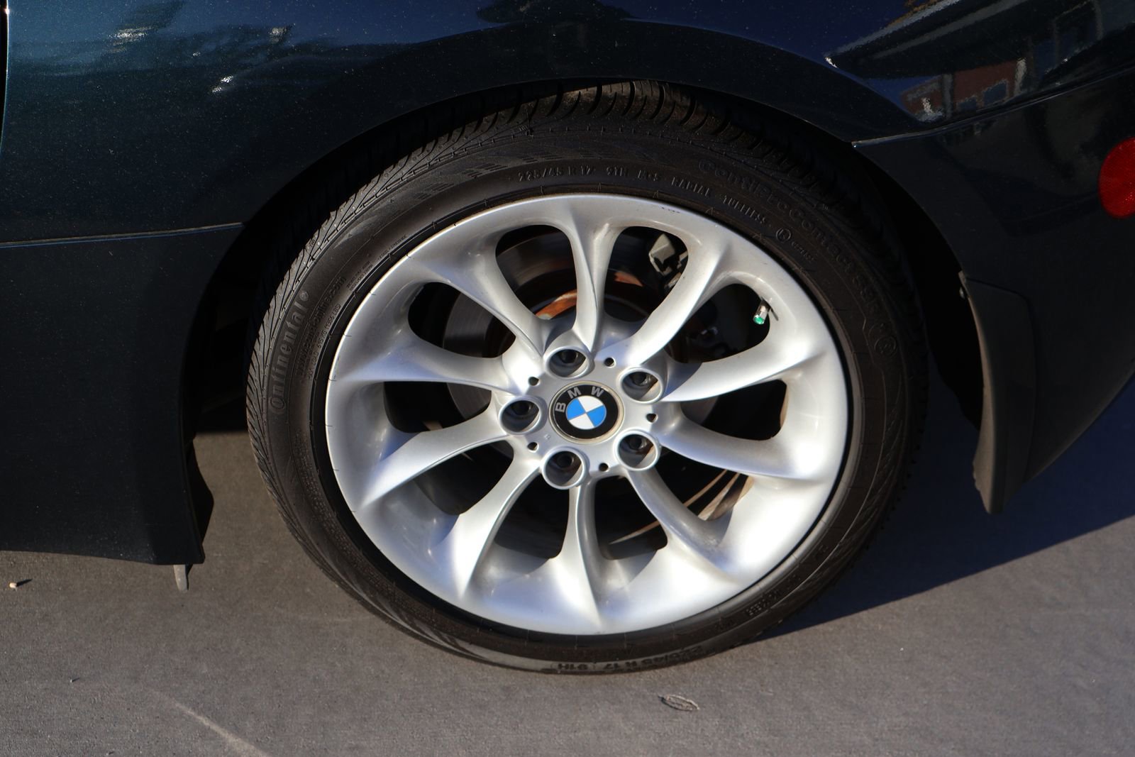 Used 2005 BMW Z4 2.5i image 18