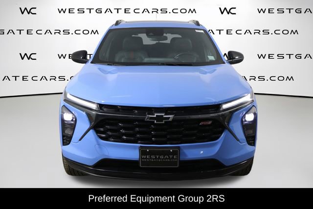 Used 2024 Chevrolet Trax RS w/ Sunroof Package FWD image 2