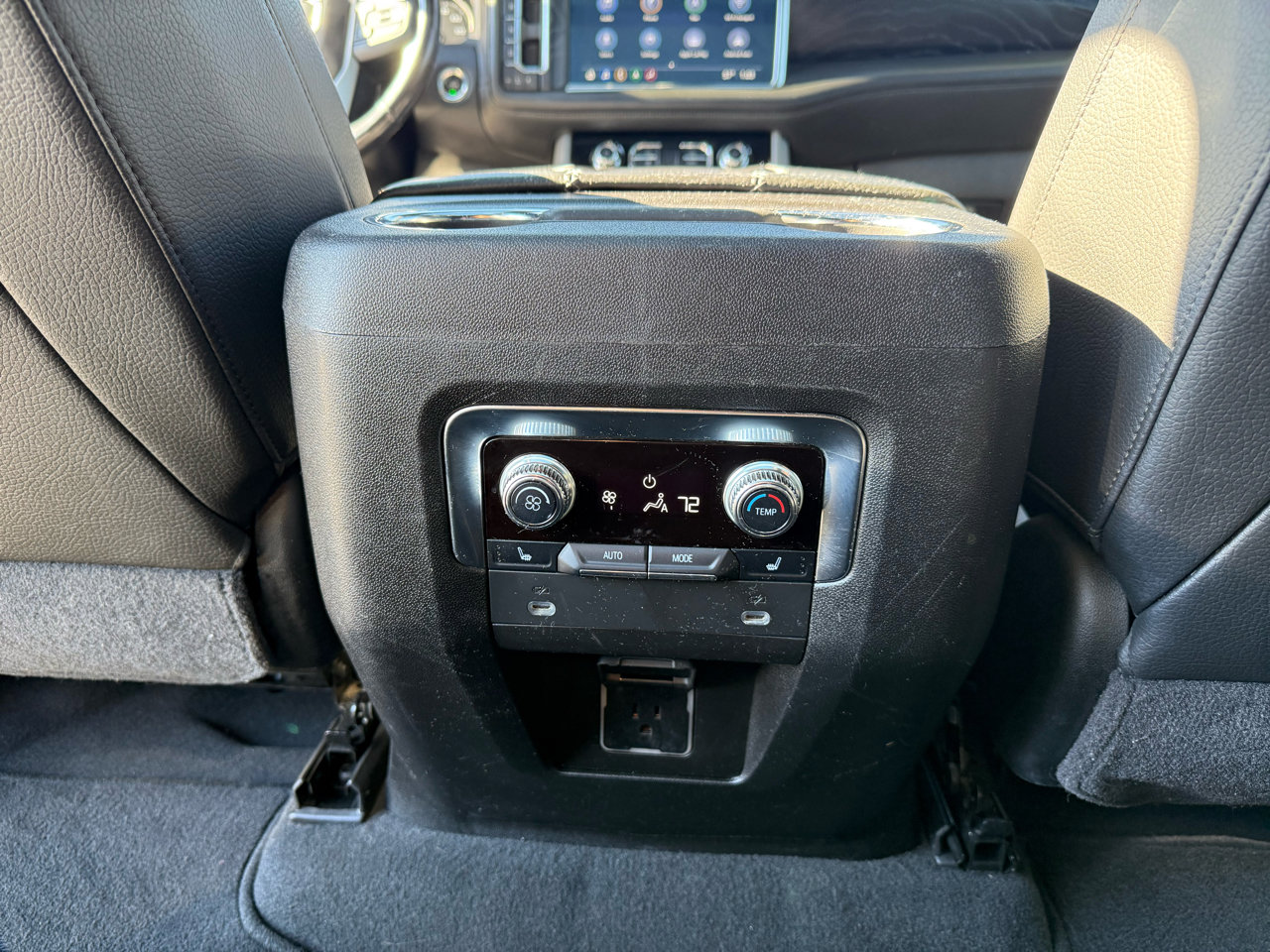Used 2021 GMC Yukon XL Denali w/ Advanced Technology Package image 18