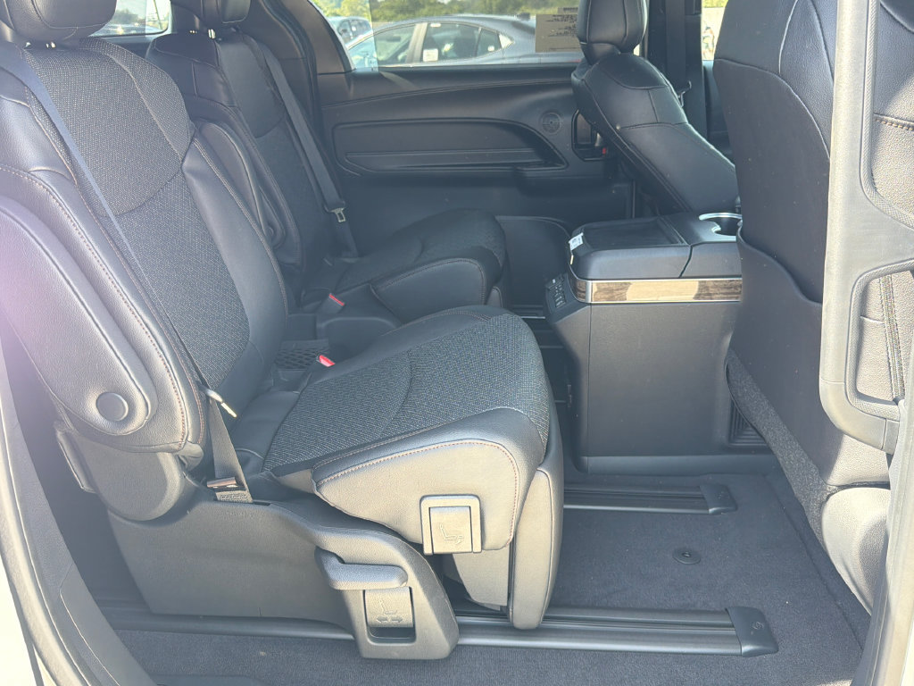 New 2026 Toyota Sienna Platinum AWD/4WD image 14