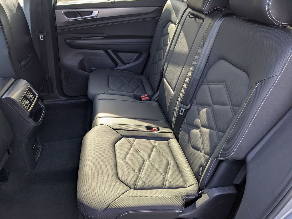 Used 2025 Volkswagen Atlas Cross Sport SE image 26