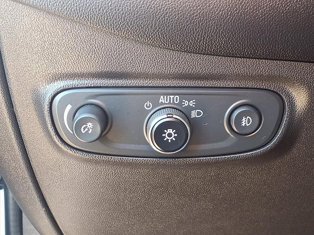 Used 2020 Chevrolet Equinox LT w/ Sport Edition image 10