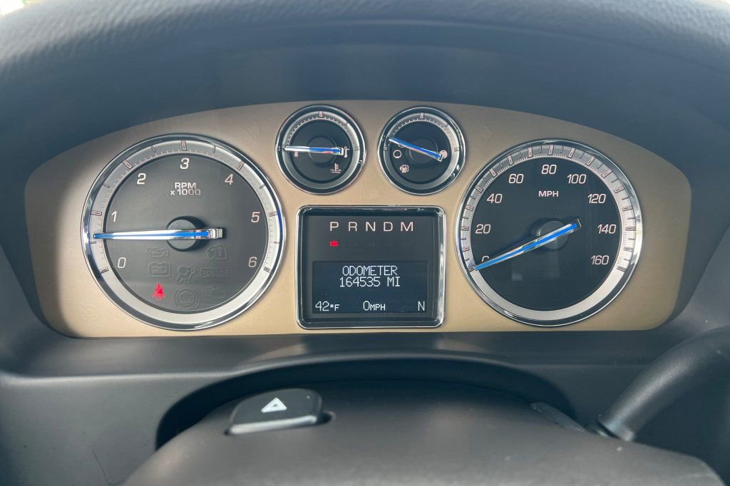 Used 2014 Cadillac Escalade Platinum AWD/4WD image 23