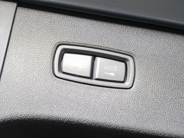 Certified 2025 Porsche Cayenne GTS image 33
