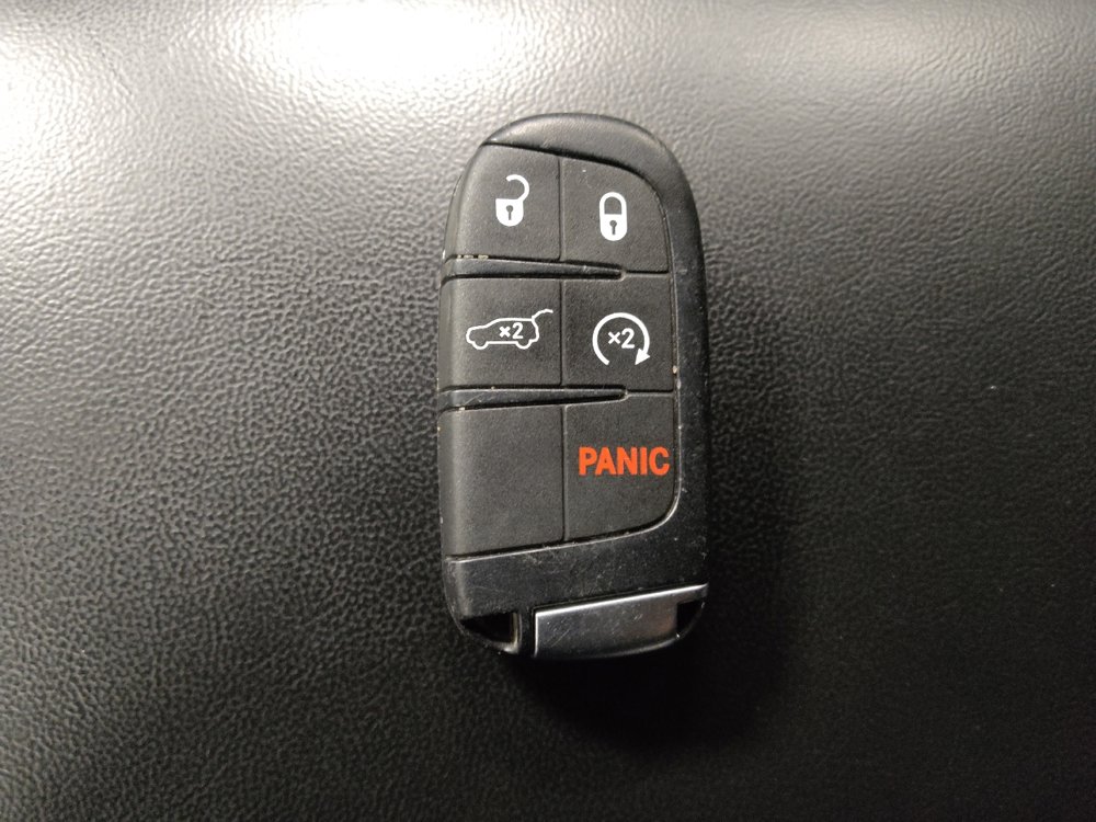 Used 2016 Jeep Grand Cherokee Limited w/ Luxury Group II image 32