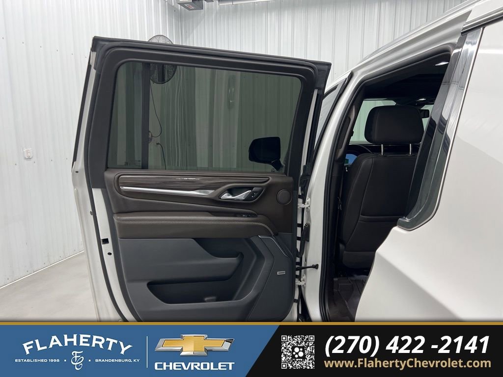 Used 2023 GMC Yukon XL Denali image 10