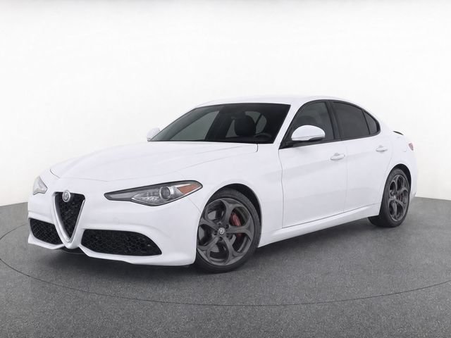 Used 2019 Alfa Romeo Giulia w/ Quick Order Package 22K Sport RWD image 8