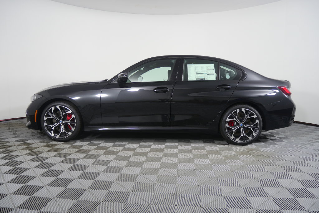 Used 2026 BMW 330i Sedan w/ M Sport Package RWD image 2
