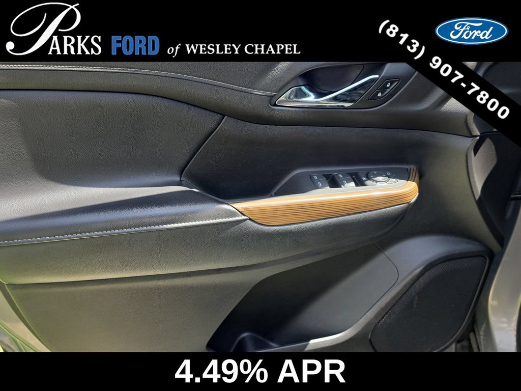 Used 2019 GMC Acadia SLE FWD image 16