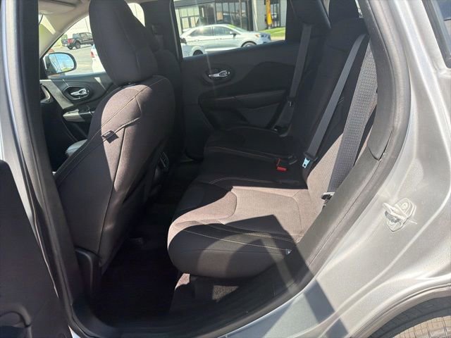 Used 2017 Jeep Cherokee Latitude w/ Safety/Convenience Group image 25