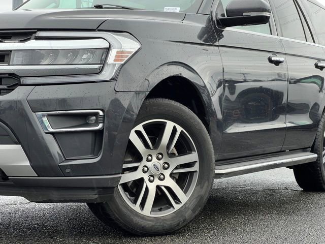 Used 2023 Ford Expedition Limited image 2