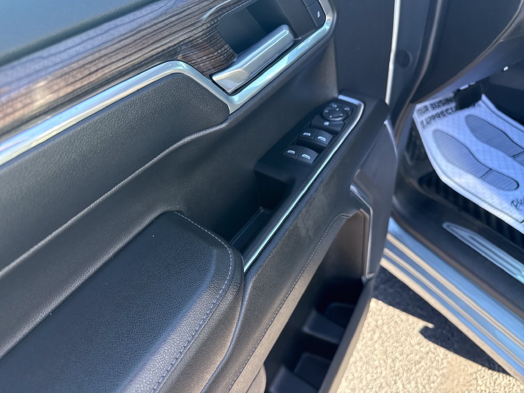Used 2024 Chevrolet Silverado 1500 LT AWD/4WD image 23