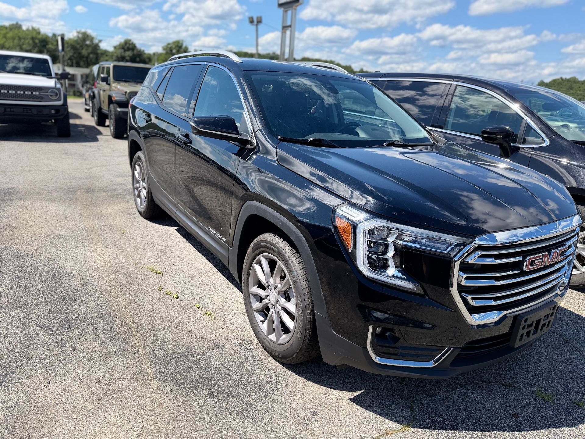 Used 2024 GMC Terrain SLT