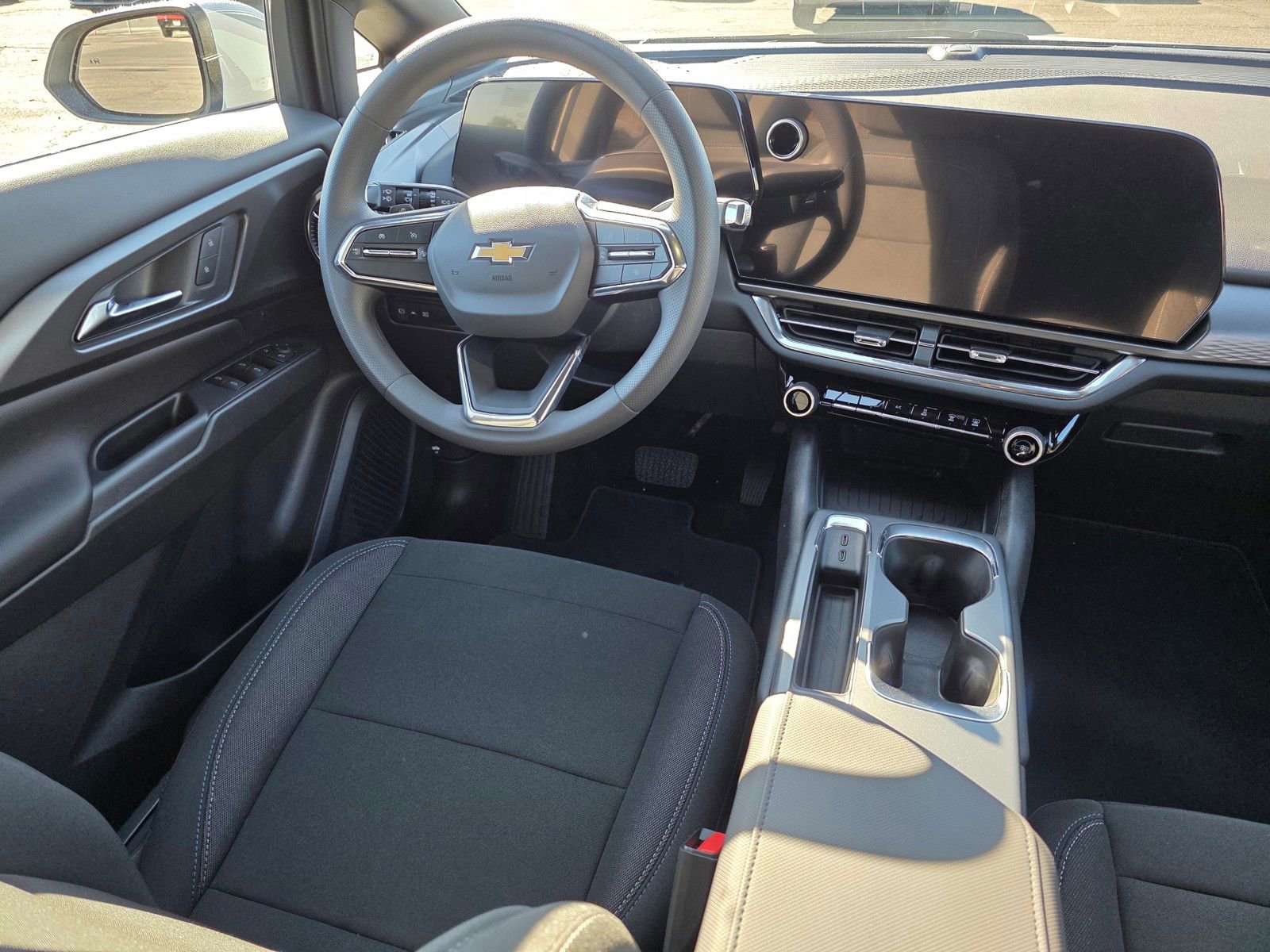 New 2026 Chevrolet Equinox EV LT w/ LPO, Blackout Package image 19