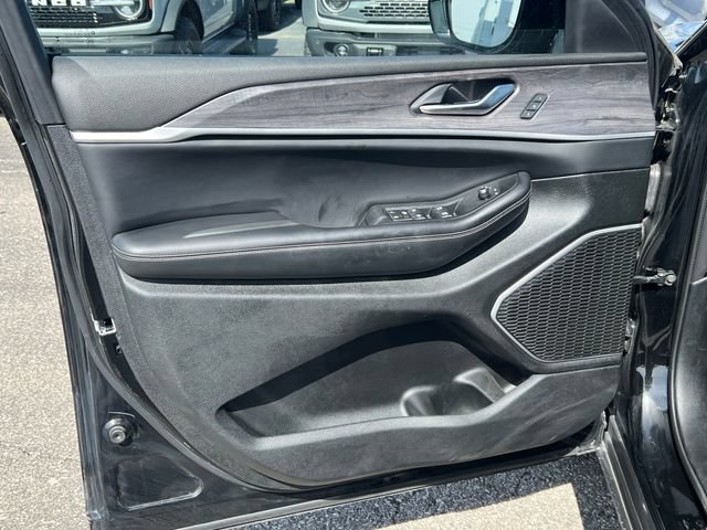 Used 2023 Jeep Grand Cherokee Limited AWD/4WD image 10