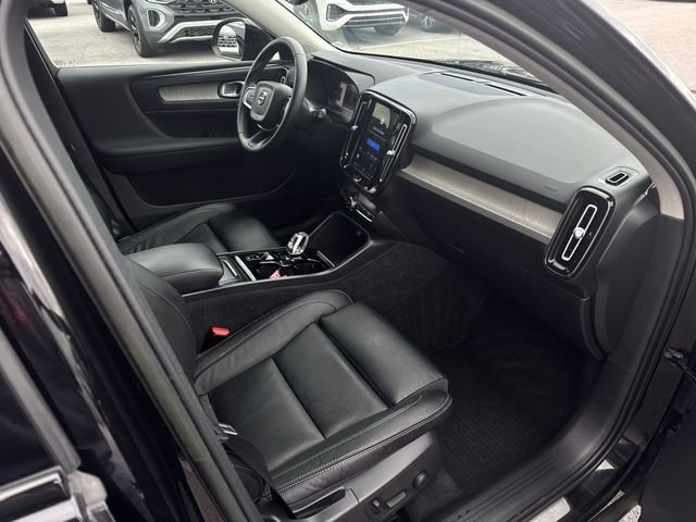 Used 2023 Volvo XC40 B5 Plus w/ Driver Assist Package image 28