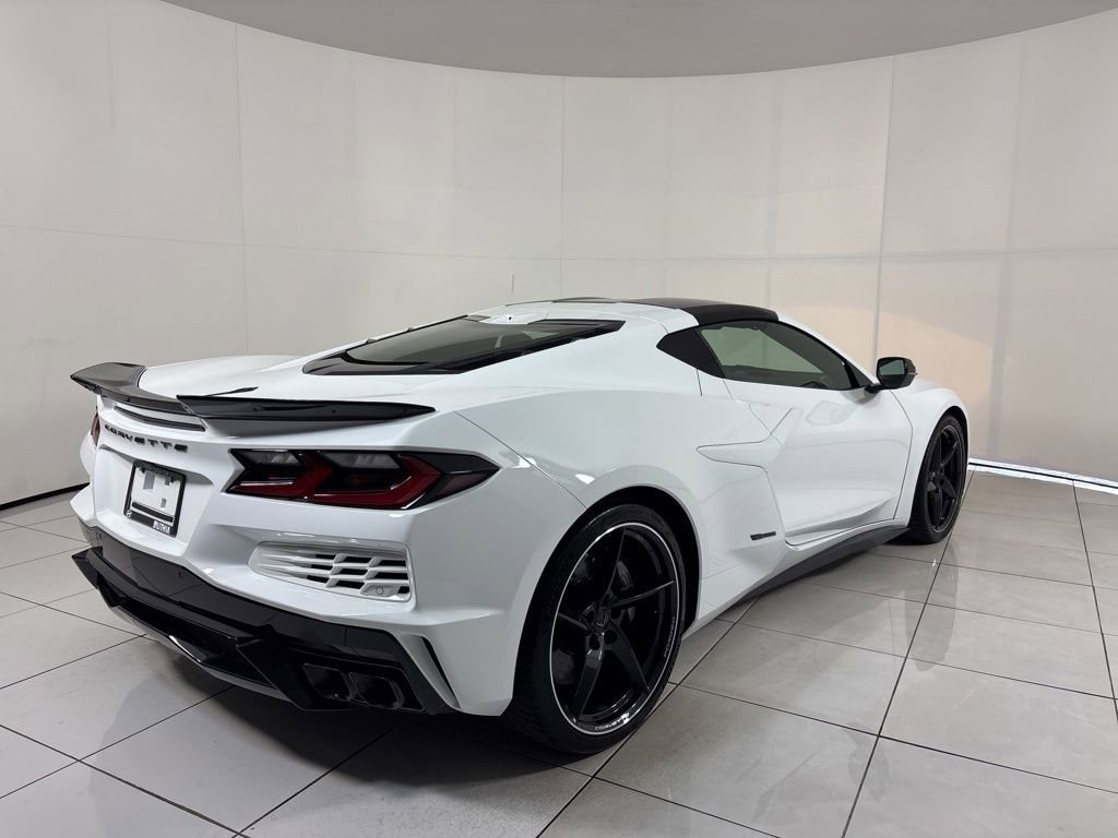 Used 2025 Chevrolet Corvette E-Ray w/ ZER Performance Package image 5