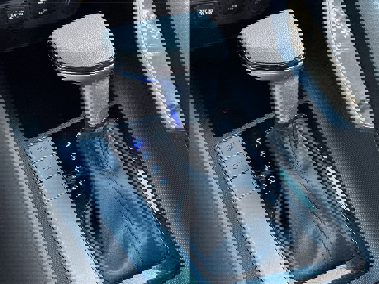 Used 2024 Hyundai Elantra SEL image 19